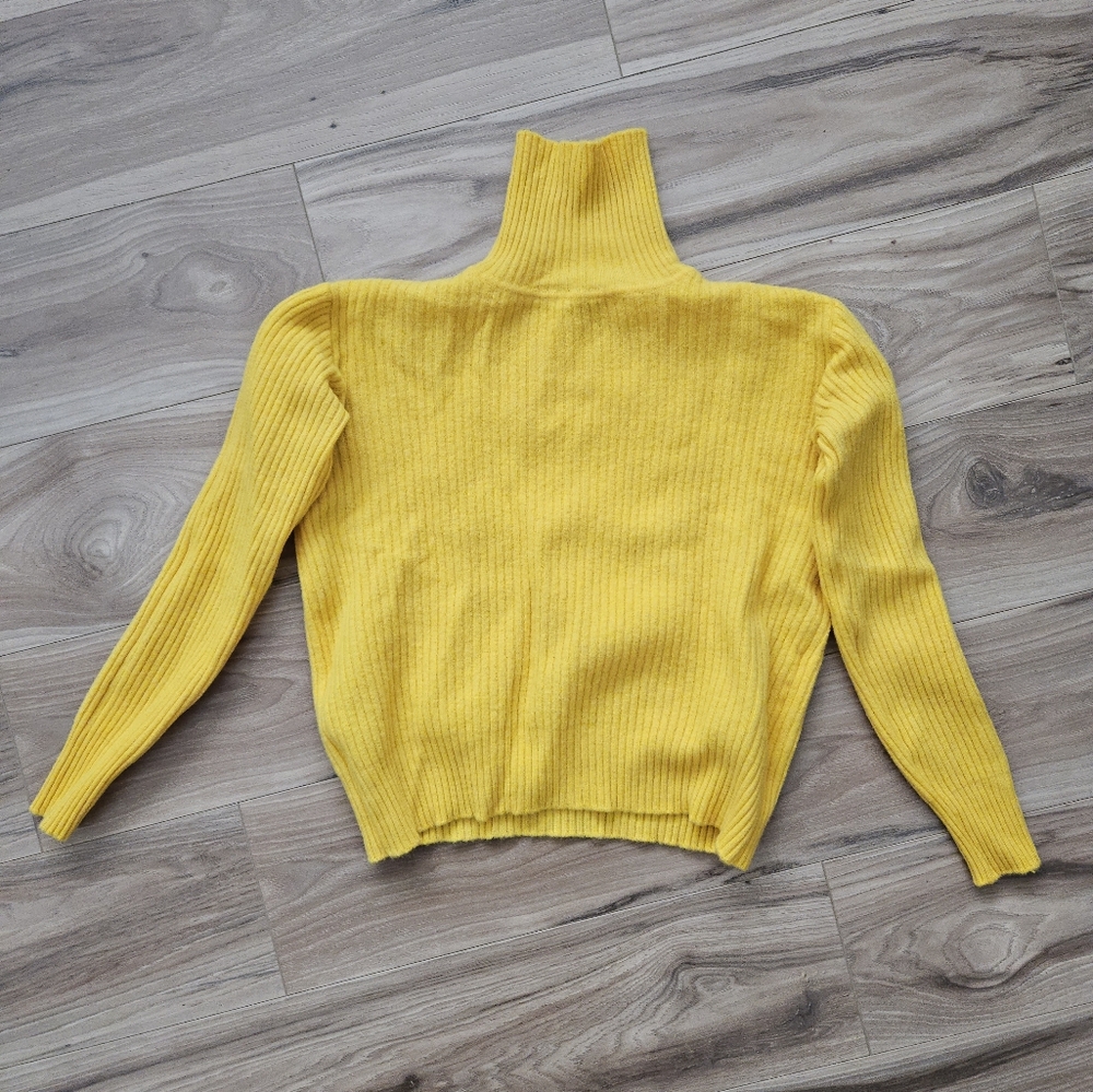 Vintage Italian Wool Bright Yellow Turtleneck Sweater xs/sm